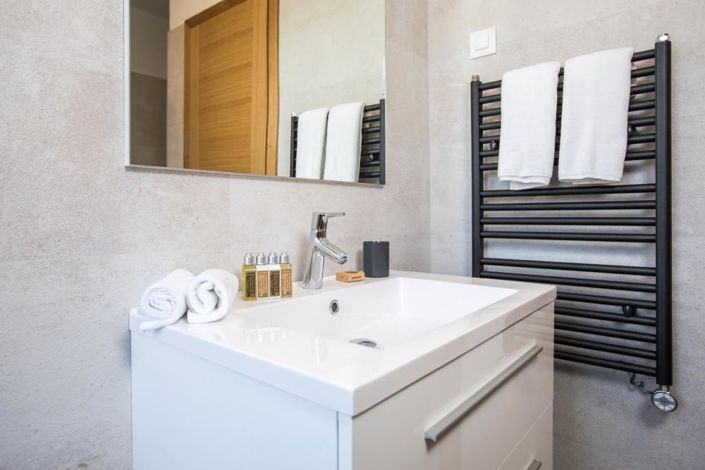 Image No.22-4 Bed Property for sale