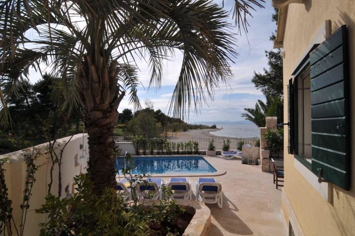 Image No.11-3 Bed Property for sale