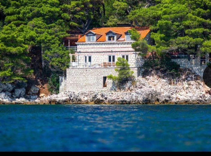 Image No.6-3 Bed Property for sale