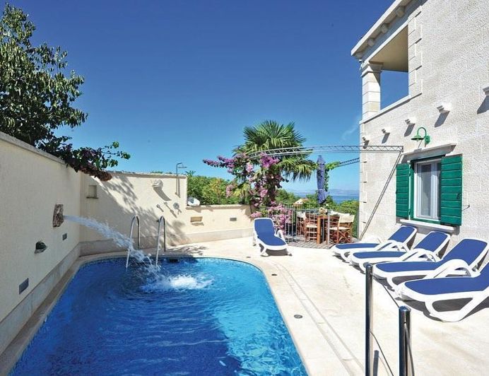 Image No.1-4 Bed Property for sale