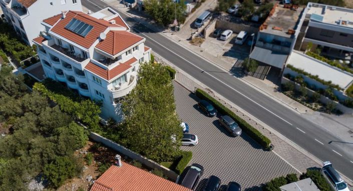 Image No.3-12 Bed Property for sale