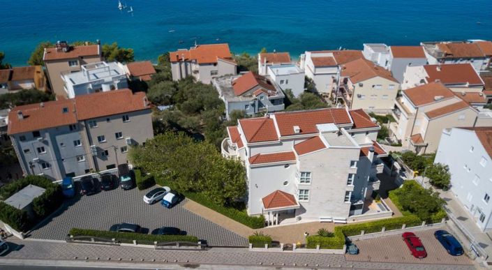 Image No.4-12 Bed Property for sale