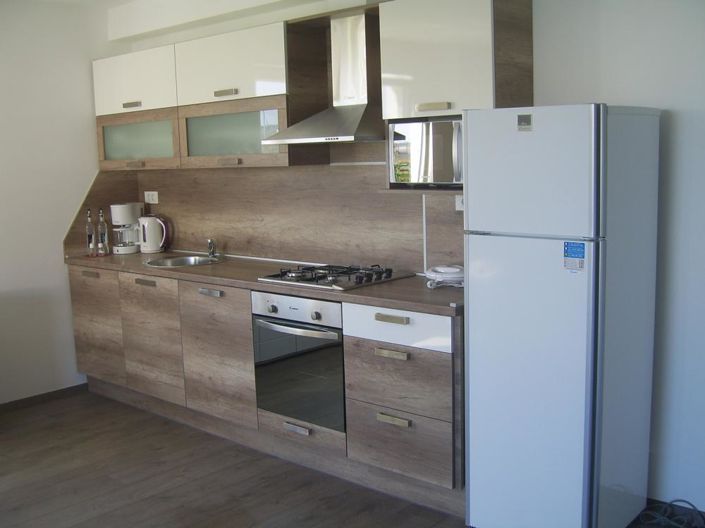 Image No.18-8 Bed Property for sale