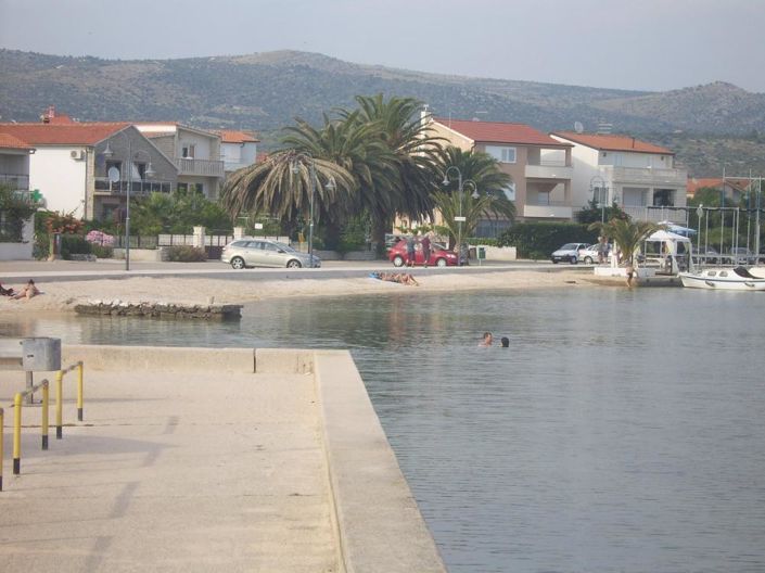 Image No.2-8 Bed Property for sale