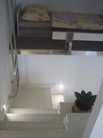 Image No.21-8 Bed Property for sale