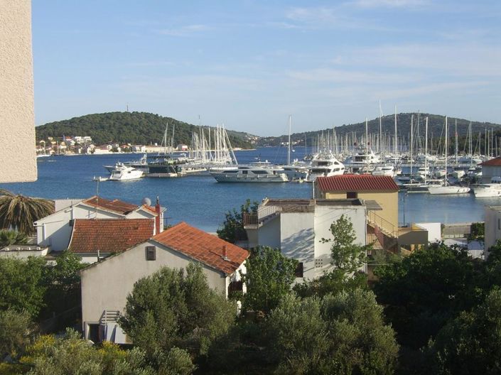 Image No.4-8 Bed Property for sale