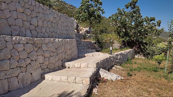 Image No.16-17 Bed Property for sale