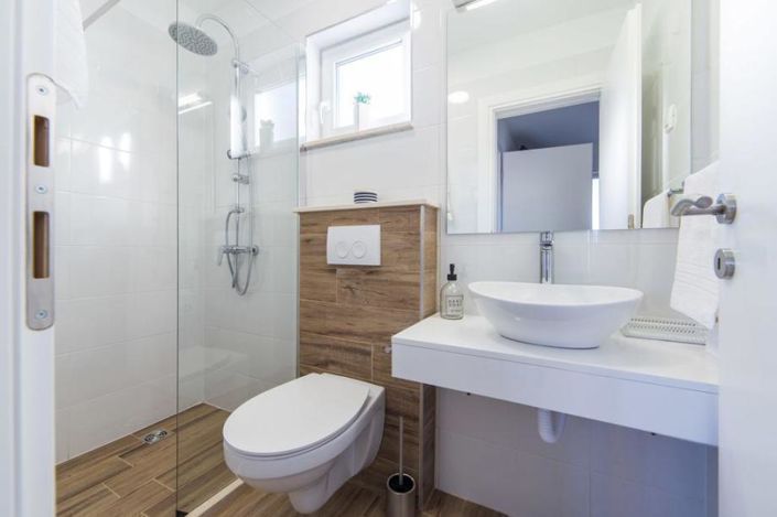 Image No.19-17 Bed Property for sale