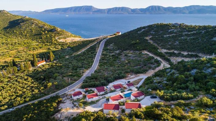 Image No.2-17 Bed Property for sale