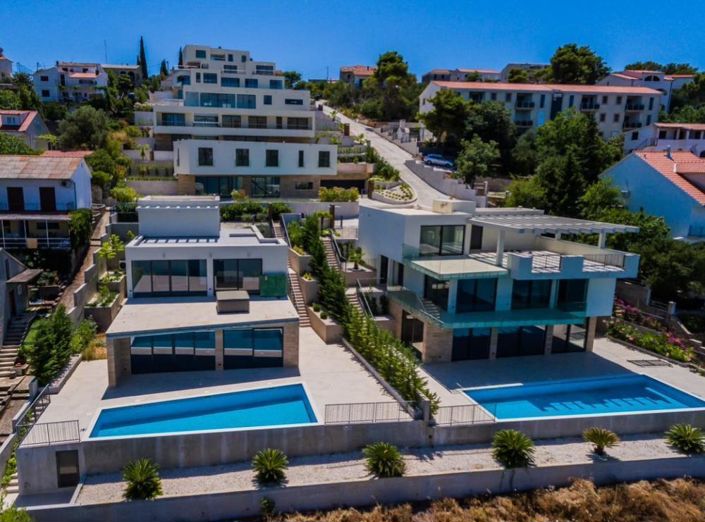 Image No.16-4 Bed Property for sale