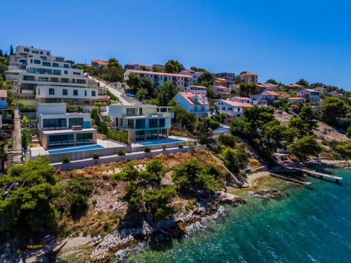 Image No.18-4 Bed Property for sale