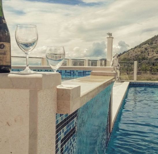 Image No.8-6 Bed Property for sale