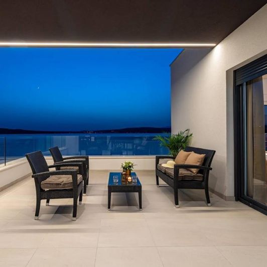 Image No.19-5 Bed Property for sale