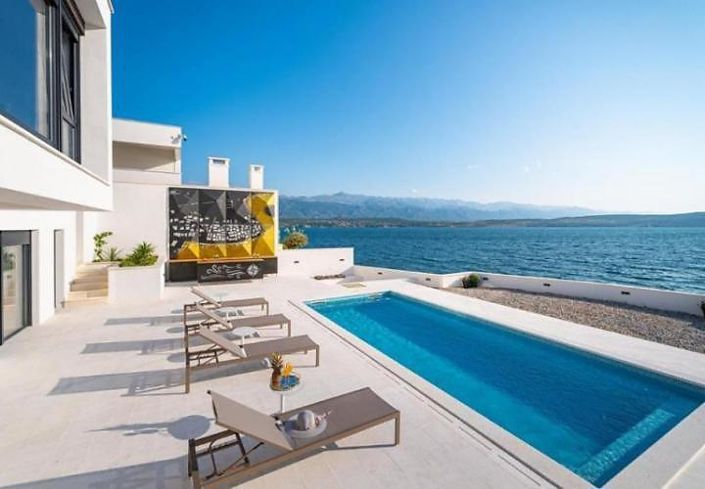 Image No.4-5 Bed Property for sale