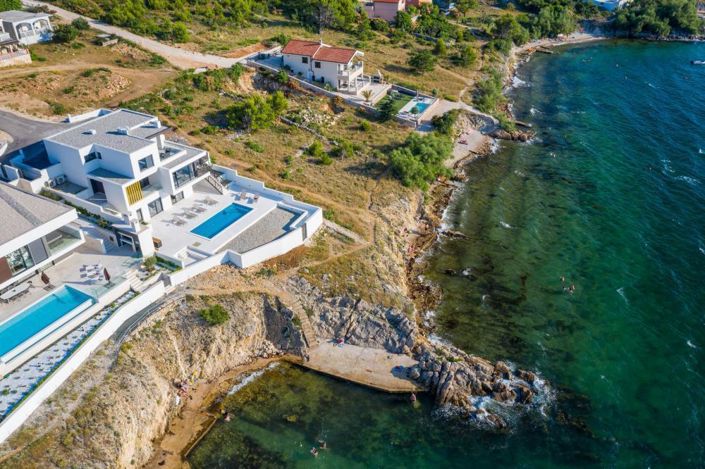 Image No.8-5 Bed Property for sale