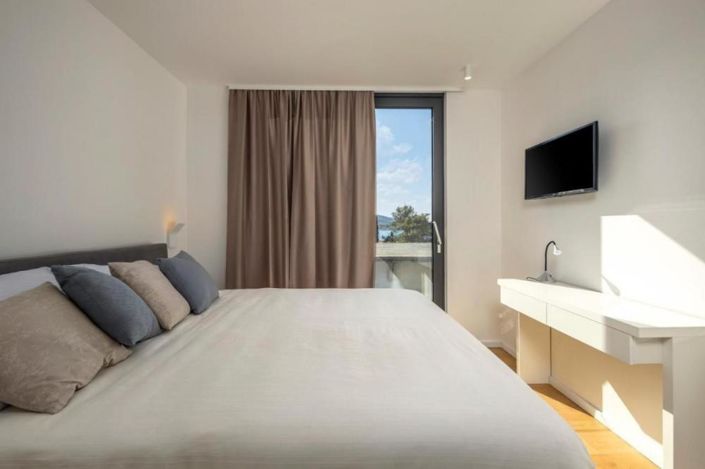 Image No.22-3 Bed Property for sale