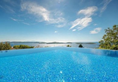 1 - Hvar, Propriété
