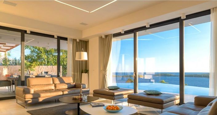 Image No.14-4 Bed Property for sale