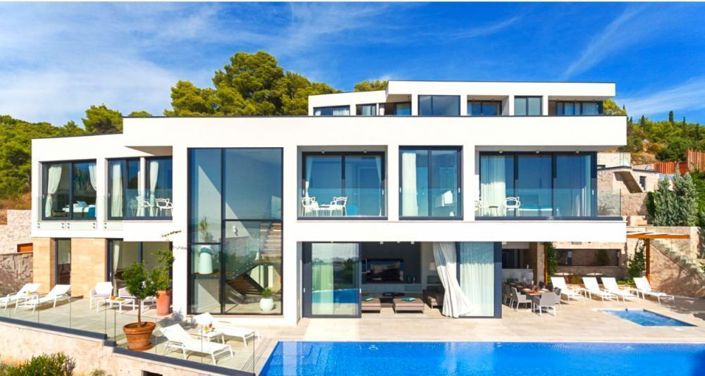 Image No.2-4 Bed Property for sale