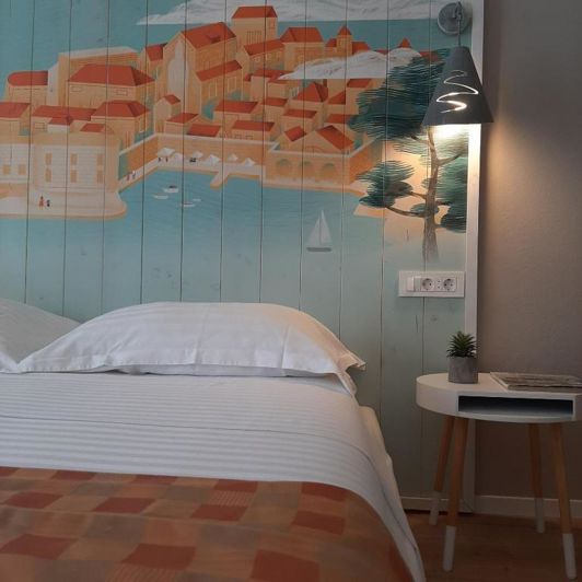 Image No.21-8 Bed Property for sale