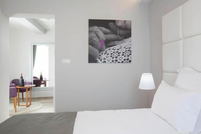 Image No.15-19 Bed Property for sale