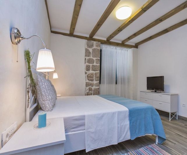 Image No.18-3 Bed Property for sale