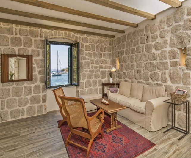 Image No.8-3 Bed Property for sale