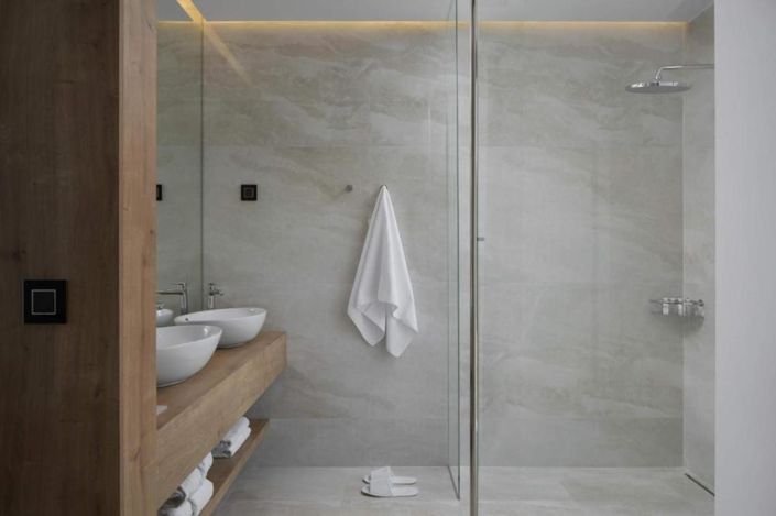 Image No.20-4 Bed Property for sale