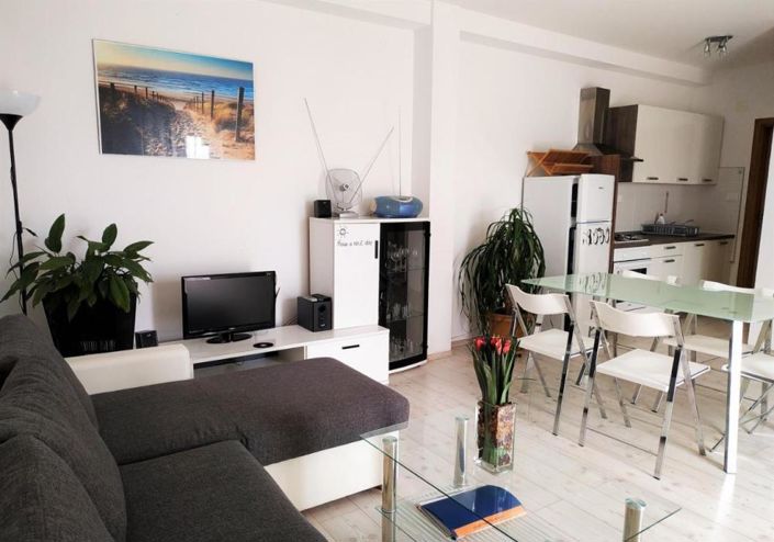 Image No.17-15 Bed Property for sale