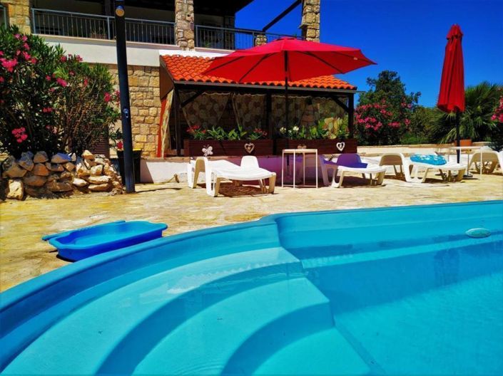 Image No.19-15 Bed Property for sale