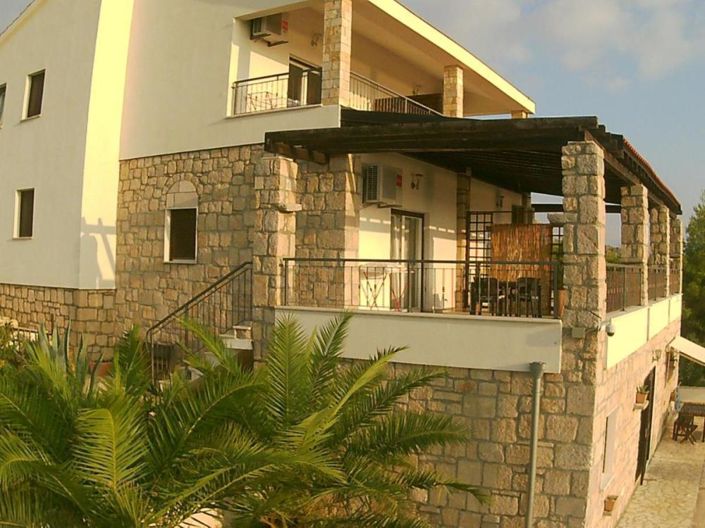 Image No.23-15 Bed Property for sale