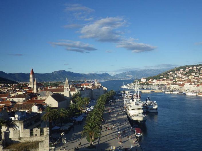 Image No.2-Propriété de 18 chambres à vendre à Trogir
