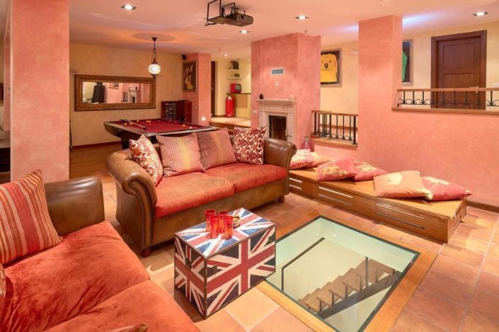 Image No.17-5 Bed Property for sale