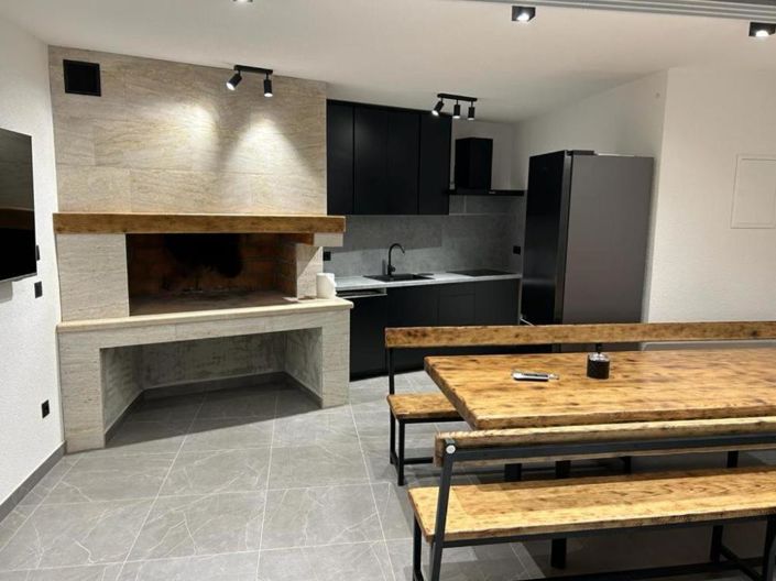 Image No.4-4 Bed Property for sale