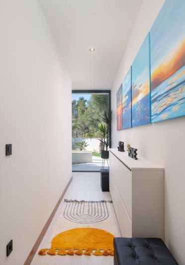 Image No.19-4 Bed Property for sale