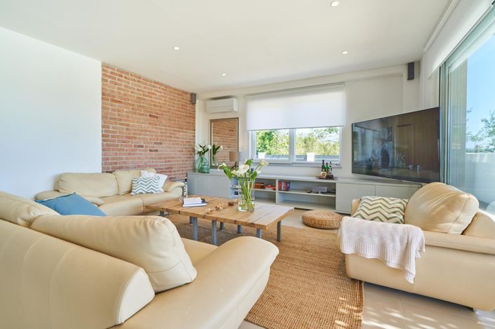 Image No.10-4 Bed Property for sale