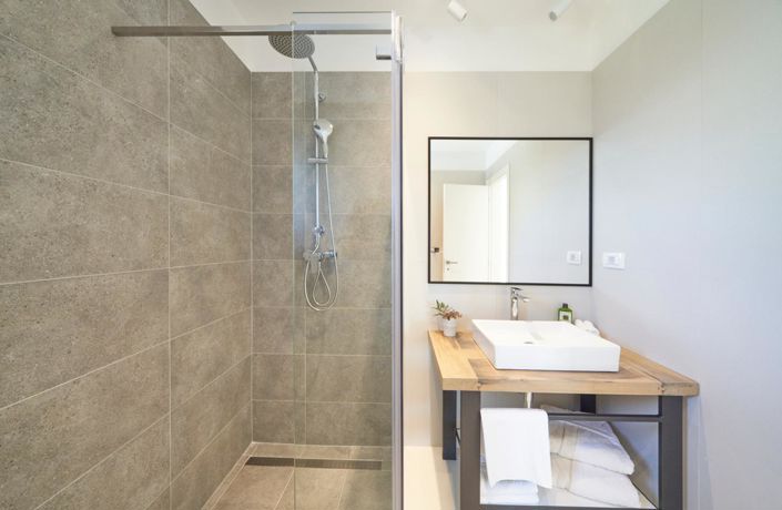 Image No.12-4 Bed Property for sale