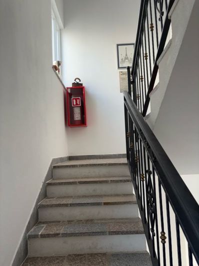 Image No.12-9 Bed Property for sale