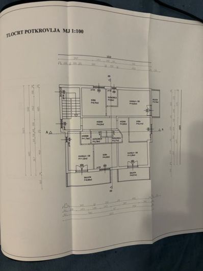 Image No.18-9 Bed Property for sale