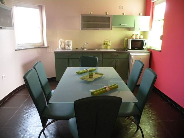 Image No.5-5 Bed Property for sale