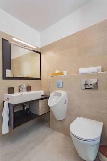 Image No.17-4 Bed Property for sale