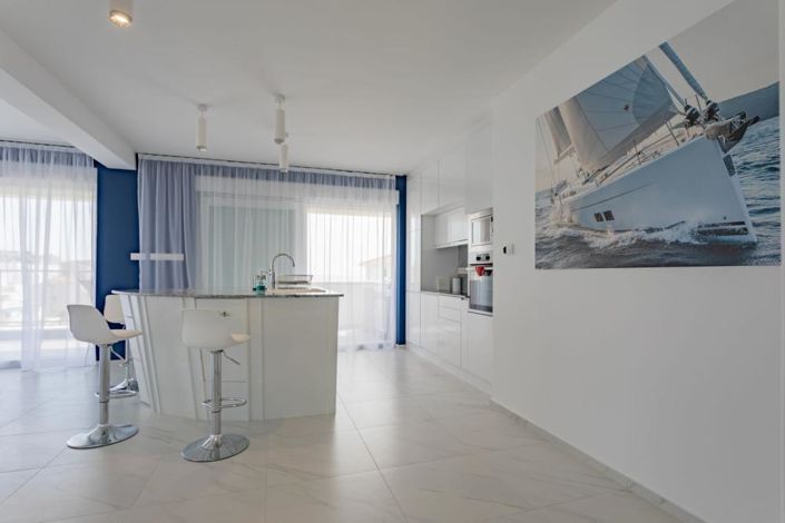 Image No.18-4 Bed Property for sale