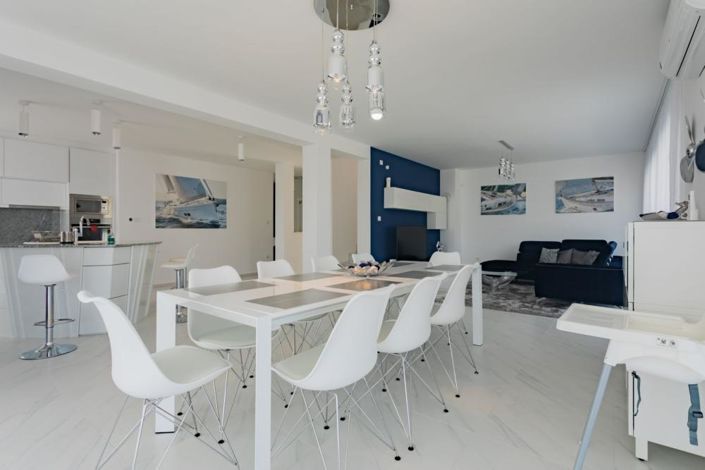 Image No.21-4 Bed Property for sale