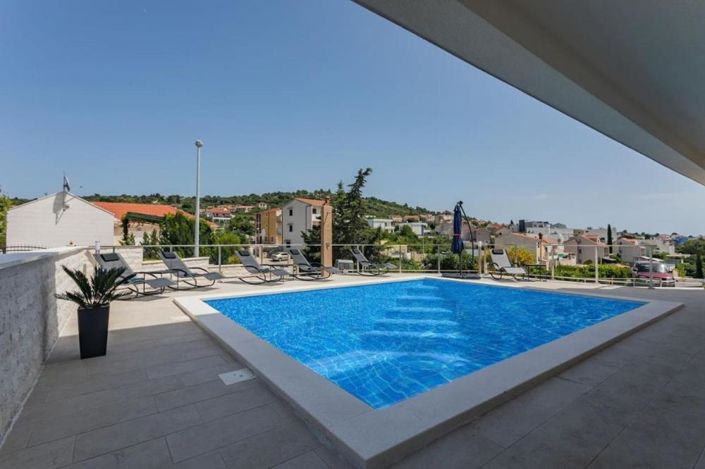 Image No.9-4 Bed Property for sale