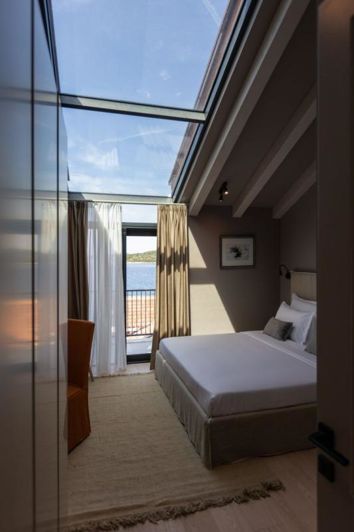 Image No.17-3 Bed Property for sale