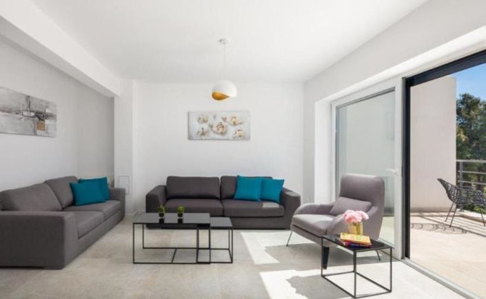 Image No.14-5 Bed Property for sale