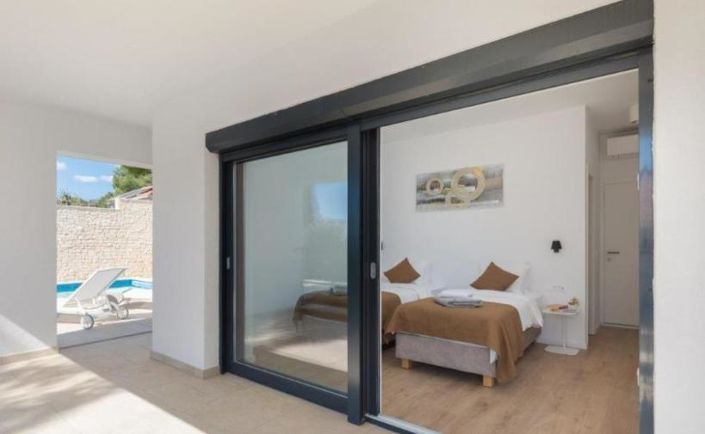 Image No.21-5 Bed Property for sale