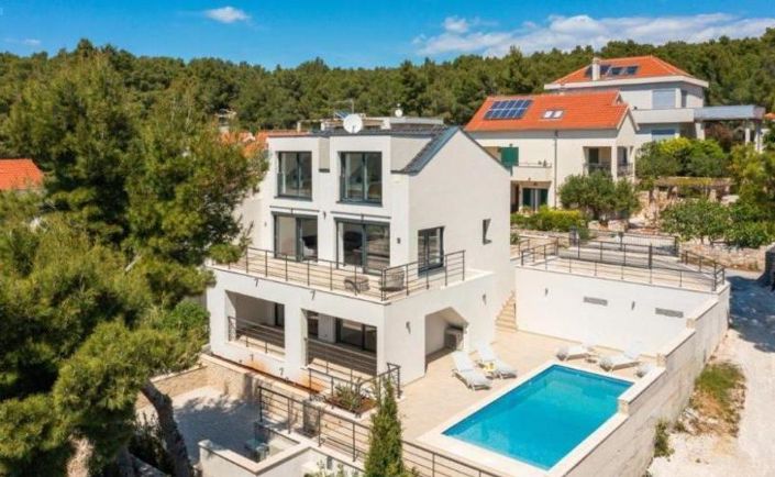 Image No.4-5 Bed Property for sale