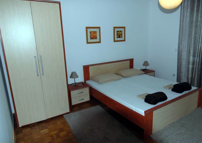 Image No.23-5 Bed Property for sale