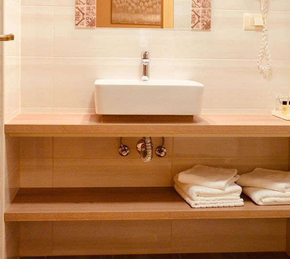 Image No.14-20 Bed Property for sale